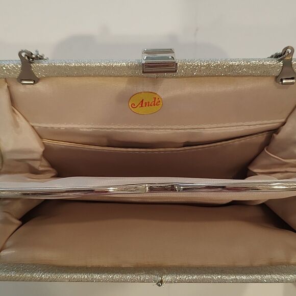 Vintage Ande Special Occasion Clutch/Handbag in Metallic Silver - Picture 8 of 11